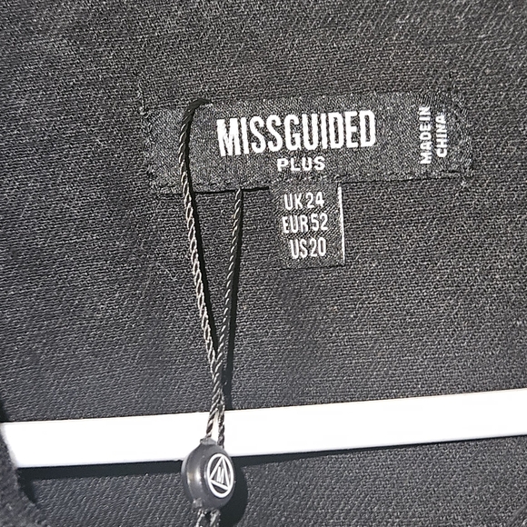 Missguided Puff Sleeve Dress - Picture 4 of 10